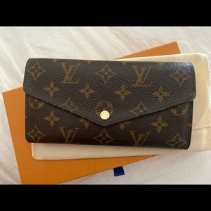 Louis Vuitton Sarah wallet